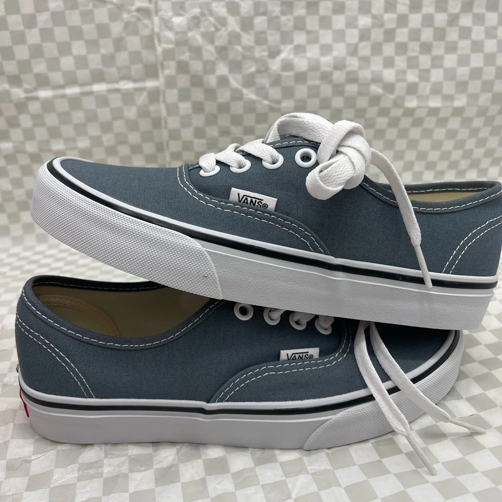 Vans Men’s Authentic
Color Theory Stormy Weather
VN000EGARV2 Sneakers - Picture 3 of 16